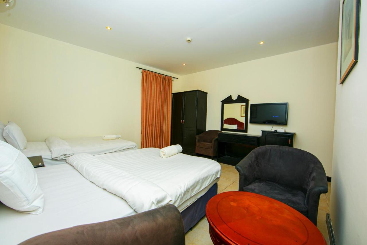 מנאמה Bahrain Plaza Hotel מראה חיצוני תמונה
